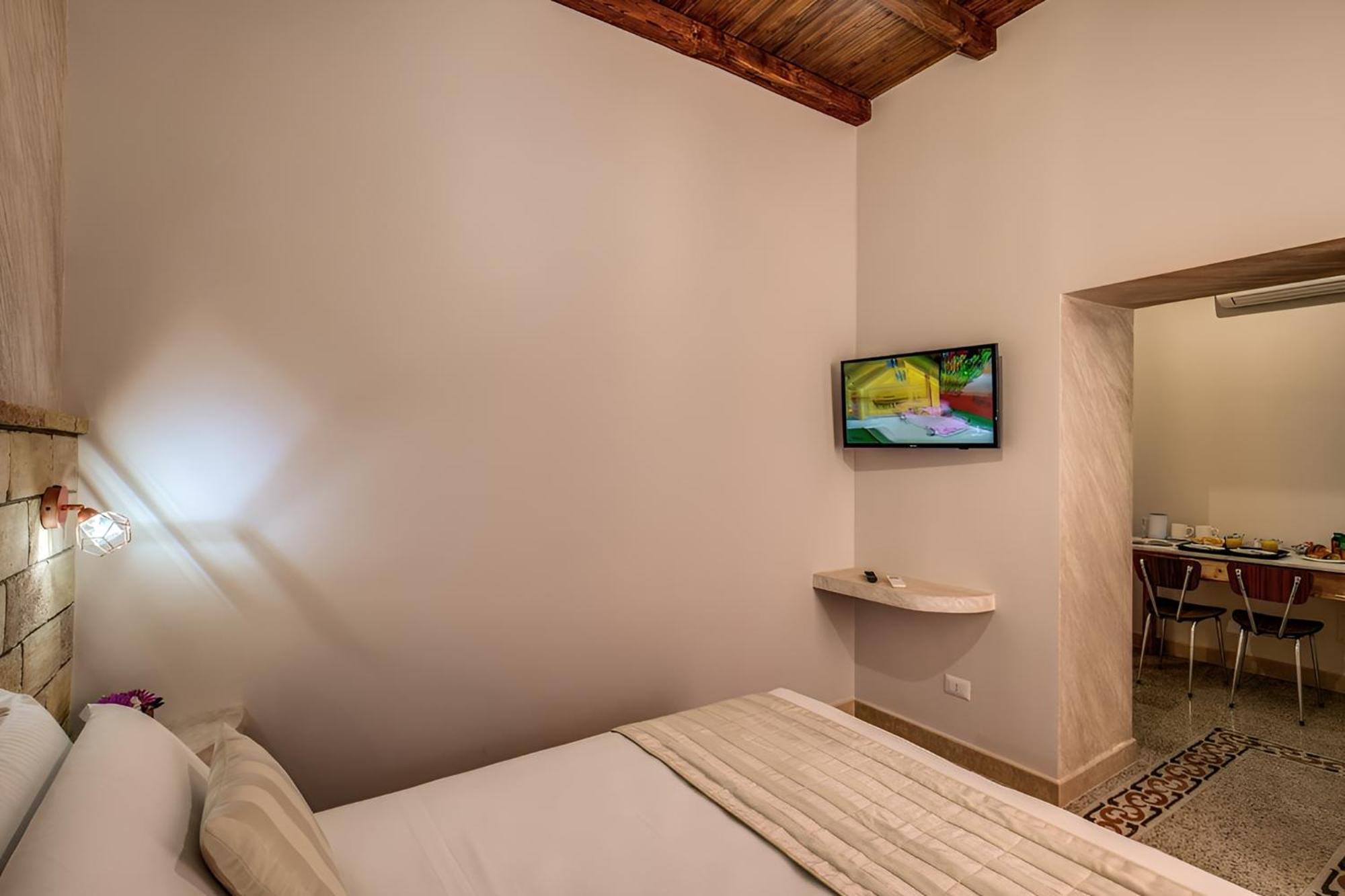 Colosseo Accomodation Room Guest House Рим Экстерьер фото