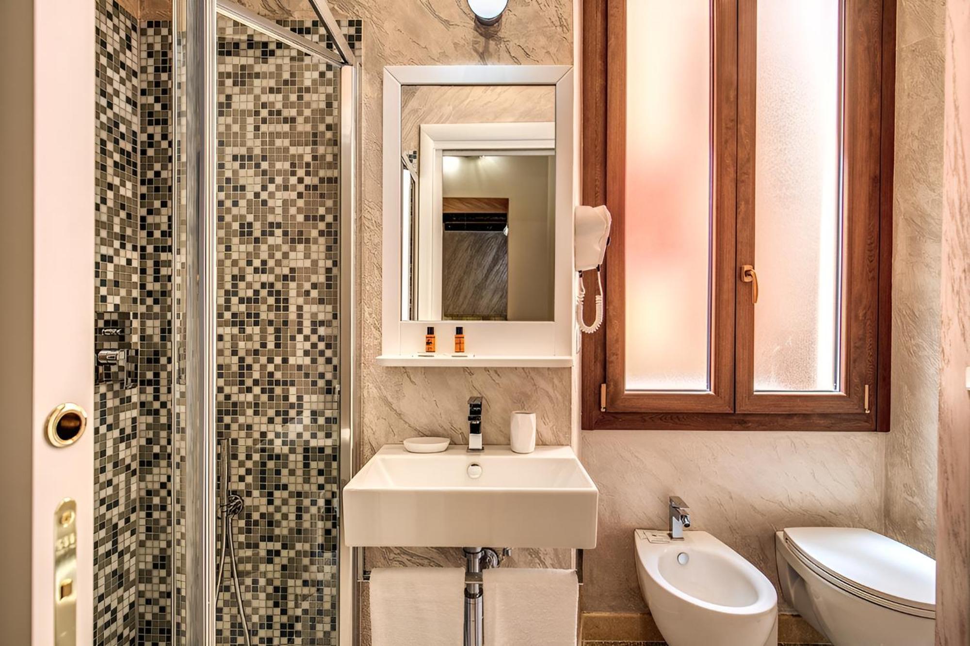 Colosseo Accomodation Room Guest House Рим Экстерьер фото