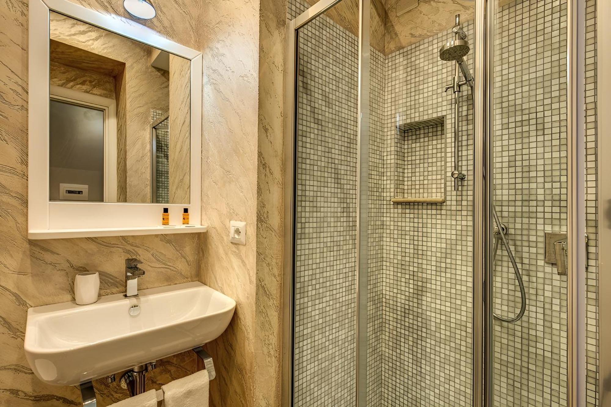 Colosseo Accomodation Room Guest House Рим Экстерьер фото