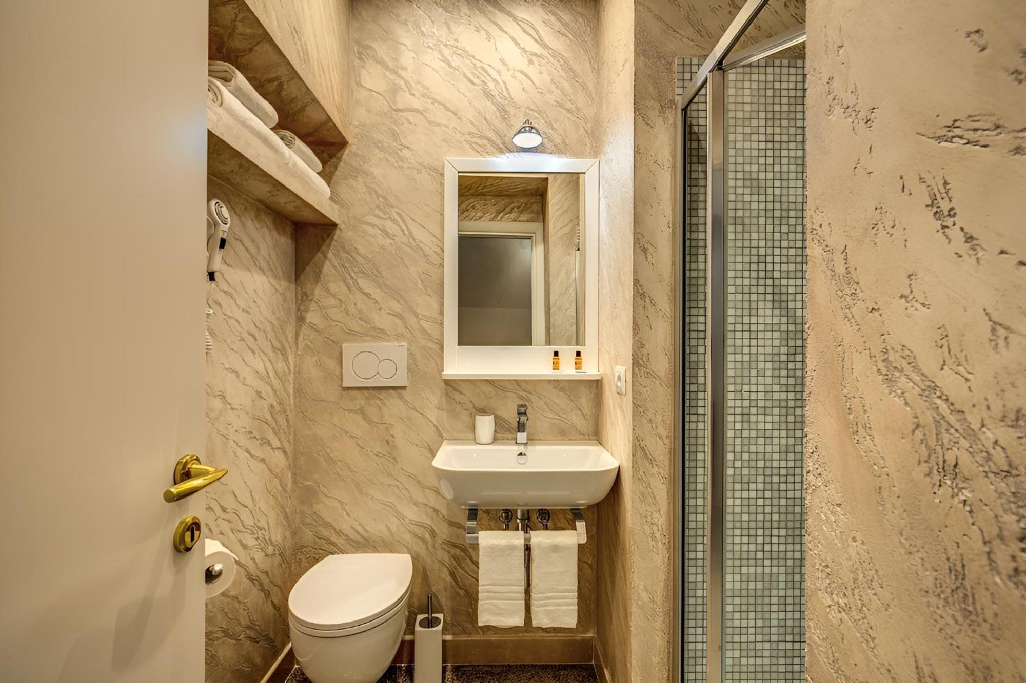 Colosseo Accomodation Room Guest House Рим Экстерьер фото