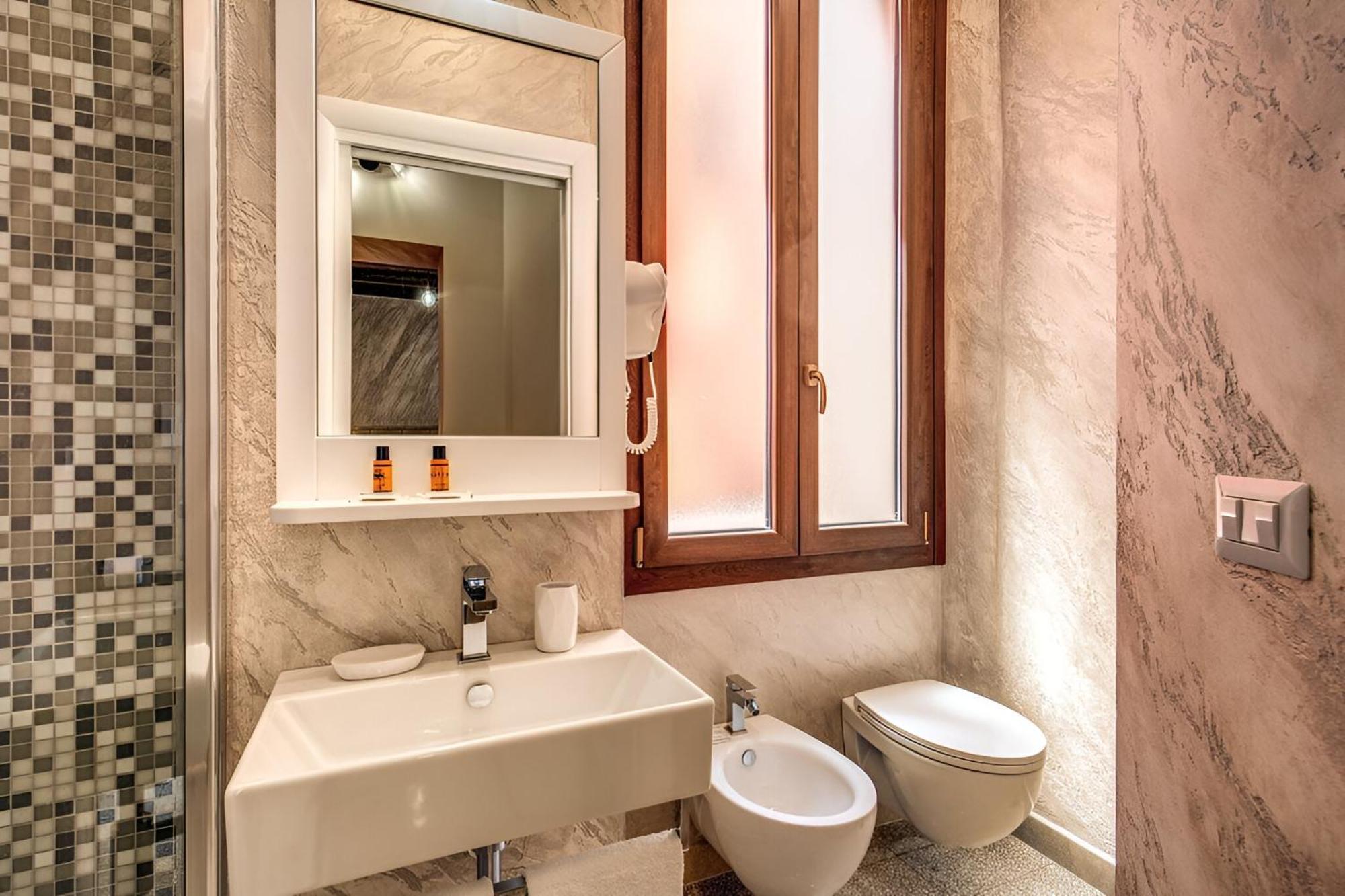 Colosseo Accomodation Room Guest House Рим Экстерьер фото